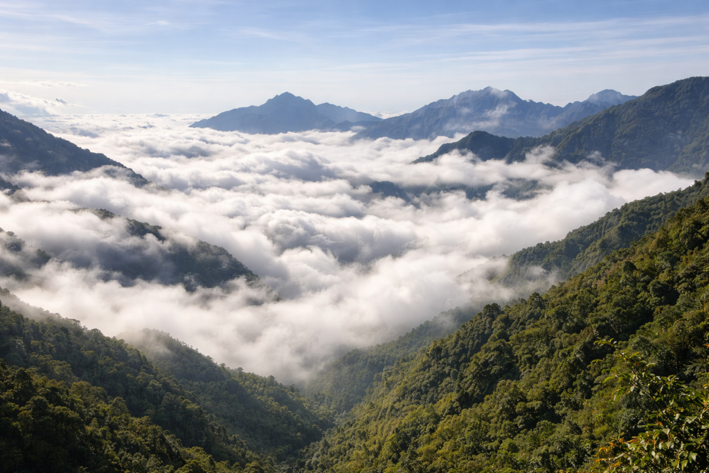 Wolkenmeer unterhalb des Tram-Ton-Passes im Hochland von Sa Pa
